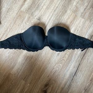 Victoria’s Secret Dream Angels Black Multi-Way Strapless Padded 32DDD Bra